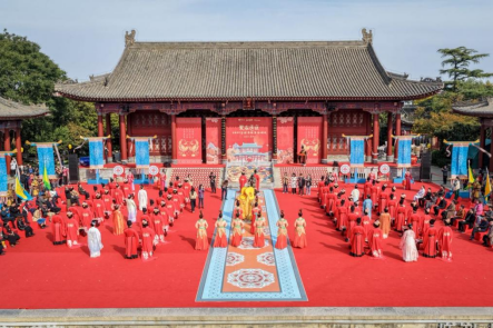 “爱在长安”2025全球华服集体婚礼圆满礼成：以爱为桥，共筑全球文化交流新纽带