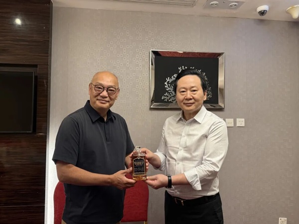 海南省酒餐协赴港与餐饮酒店类相关协会进行座谈交流及2026中国饭店业高质量大会推介活动